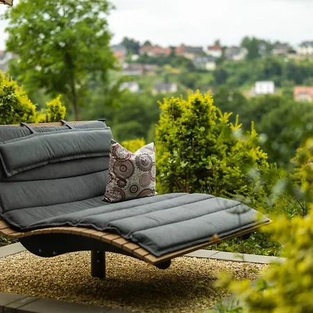 Blumenhain - Kirchblick * Bad Wünnenberg