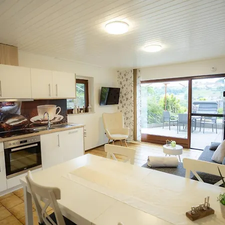 Blumenhain - Kirchblick *