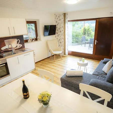 Blumenhain - Kirchblick Apartment